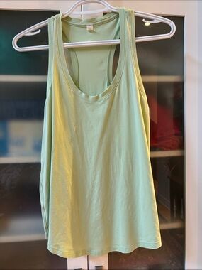 Lululemon Love Tank SZ 4 Soft Green LIKE NEW 💚💚💚